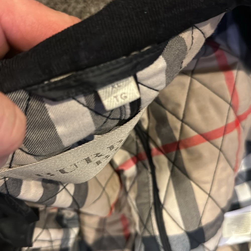 Burberry Black Quilted Puffer Jacket with Signature Check Cuffs - Picture 6 of 6